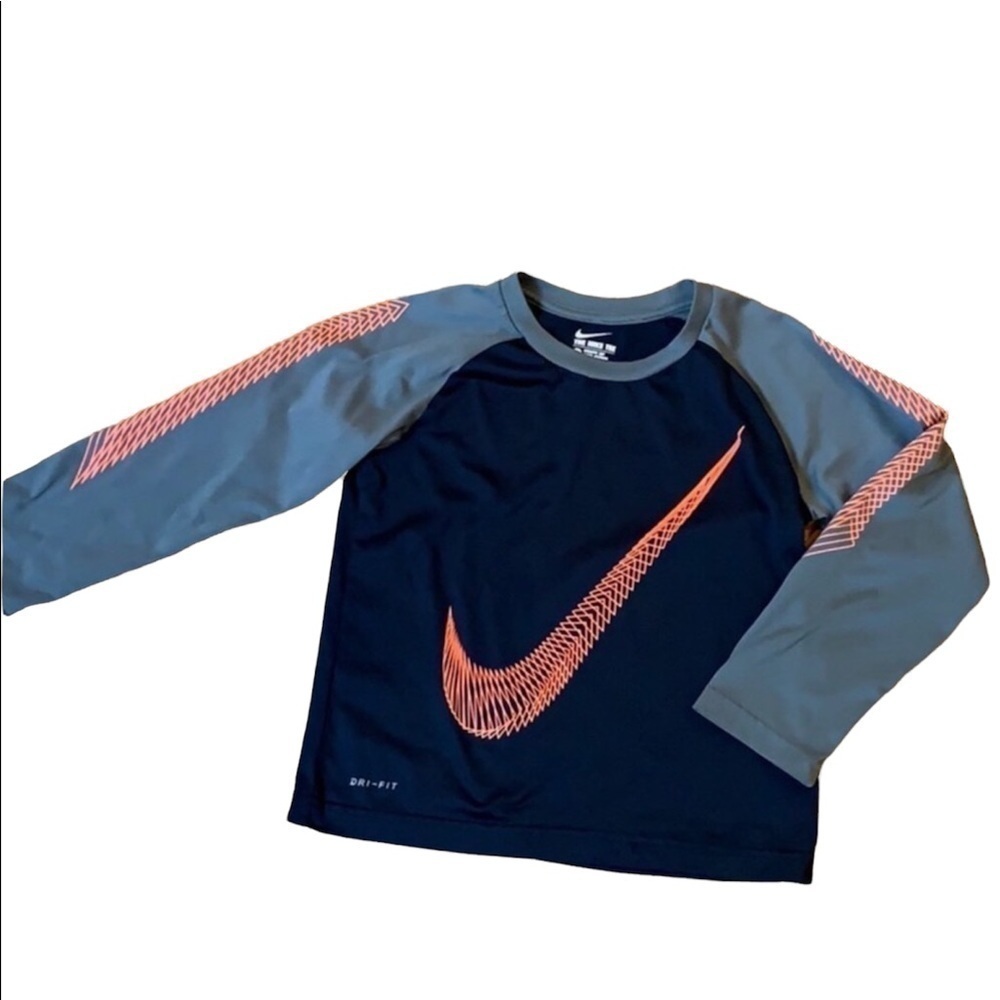 Nike Athletic cut shirt with swoosh Size 7